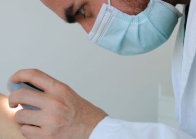 Skin response and reduction in psoriasis plaques following biological therapy